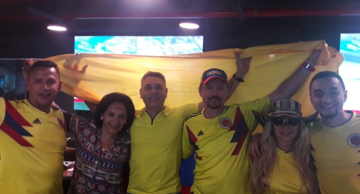 La Embajada en El Salvador siguió junto connacionales los partidos de la Selección Colombia contra Polonia y Senegal en el Mundial de Rusia 2018 