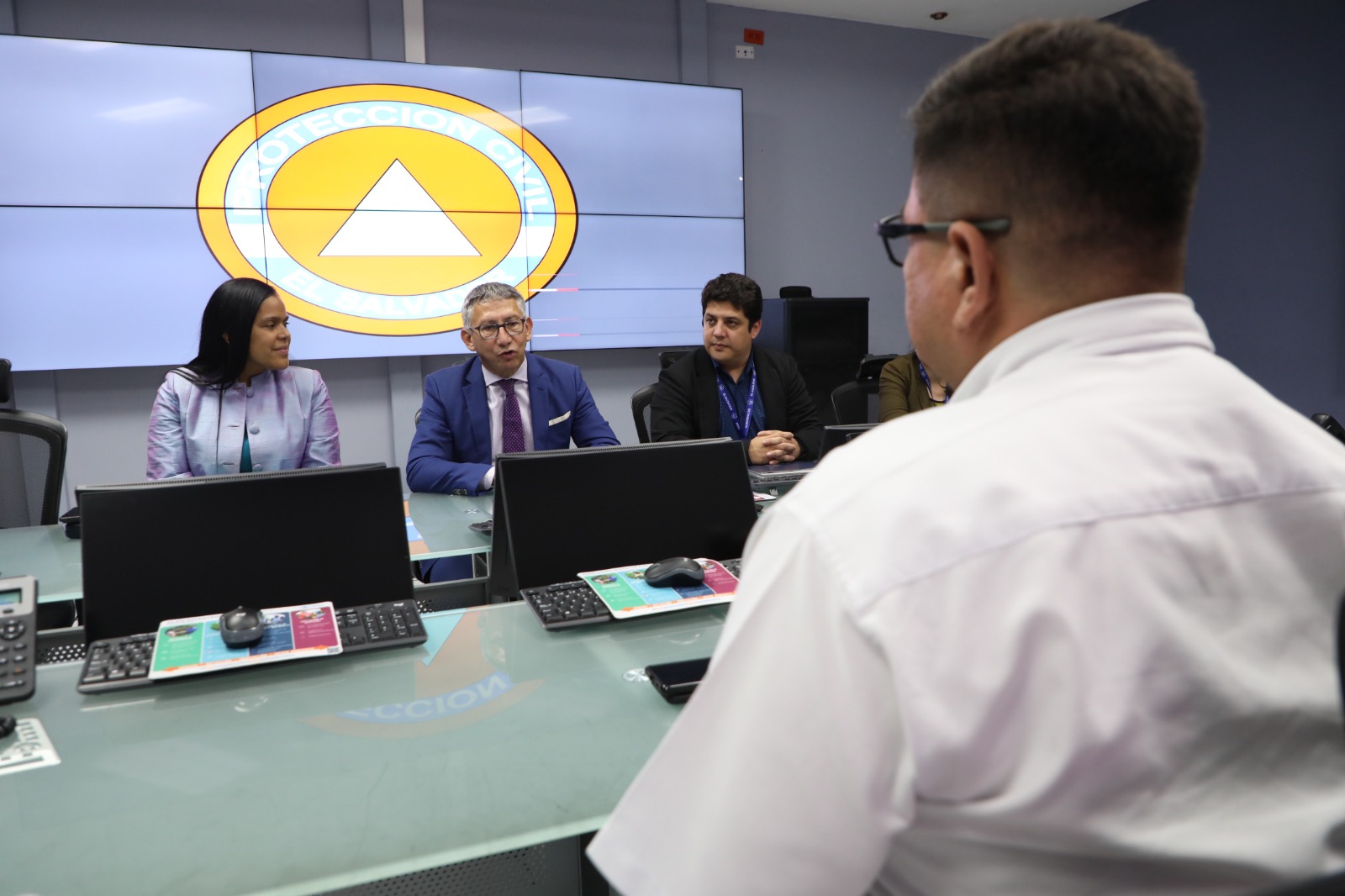 Colombia acompaña el proceso de acreditación de El Salvador en búsqueda y rescate urbano