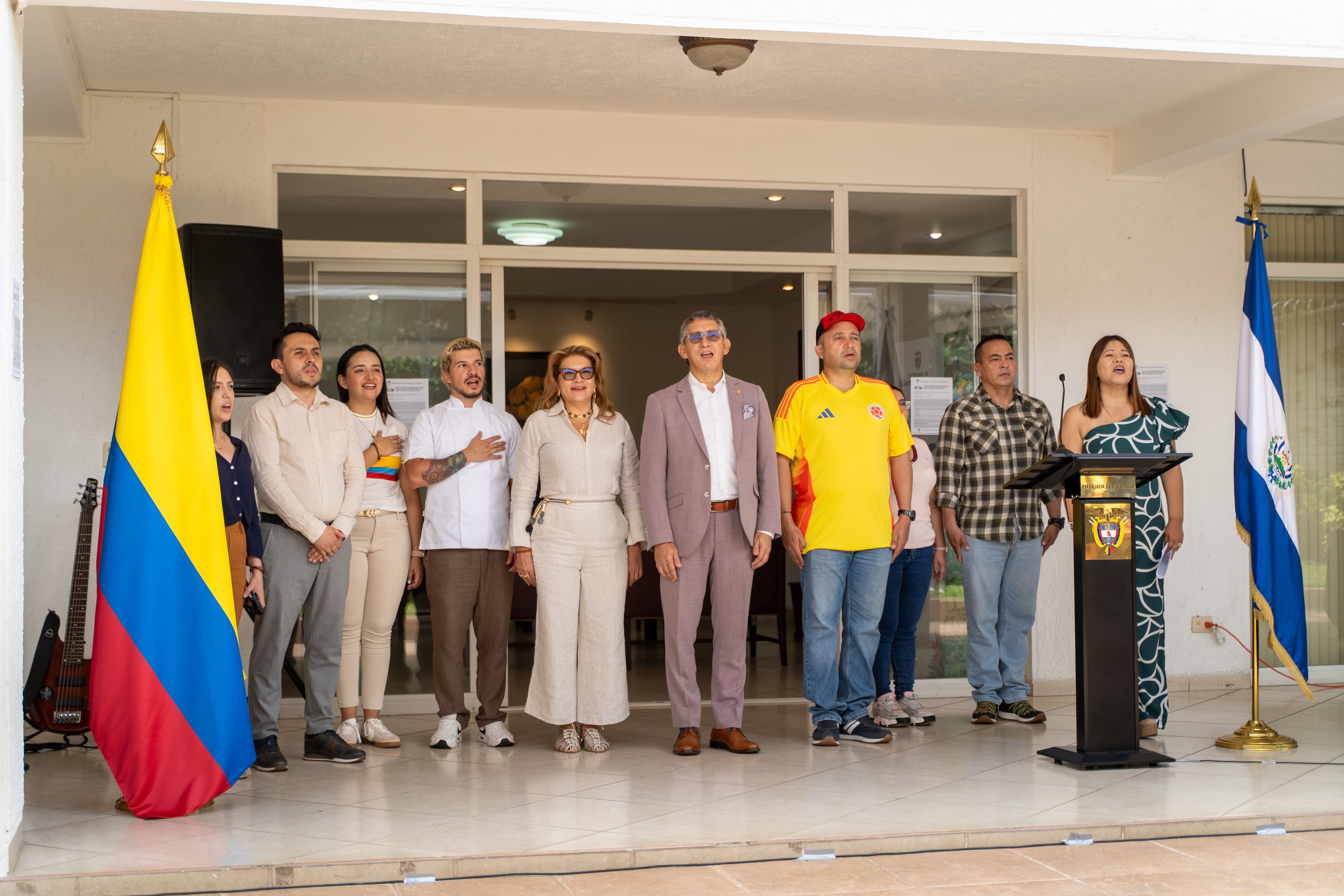 Así celebraron los colombianos en El Salvador la Independencia de Colombia