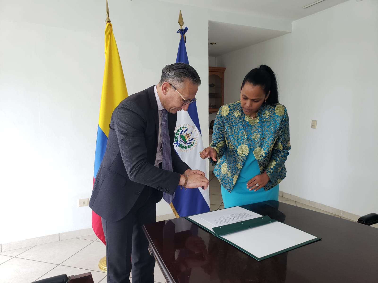 Posesión de Martha Patricia Carrillo Ospina como Ministra Consejera en la Embajada de Colombia en El Salvador