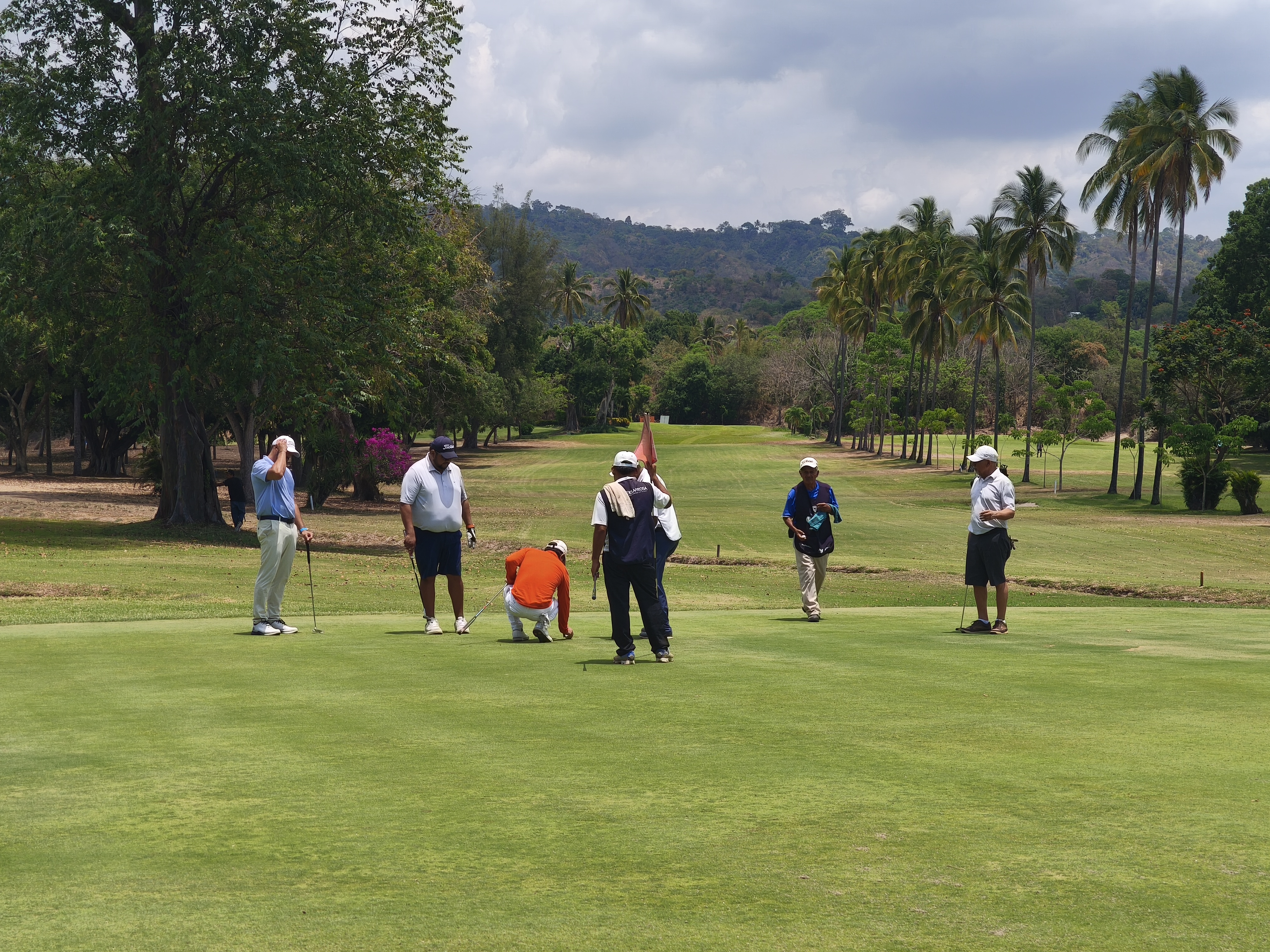 Torneo de golf Bicentenario Colombia - El Salvador