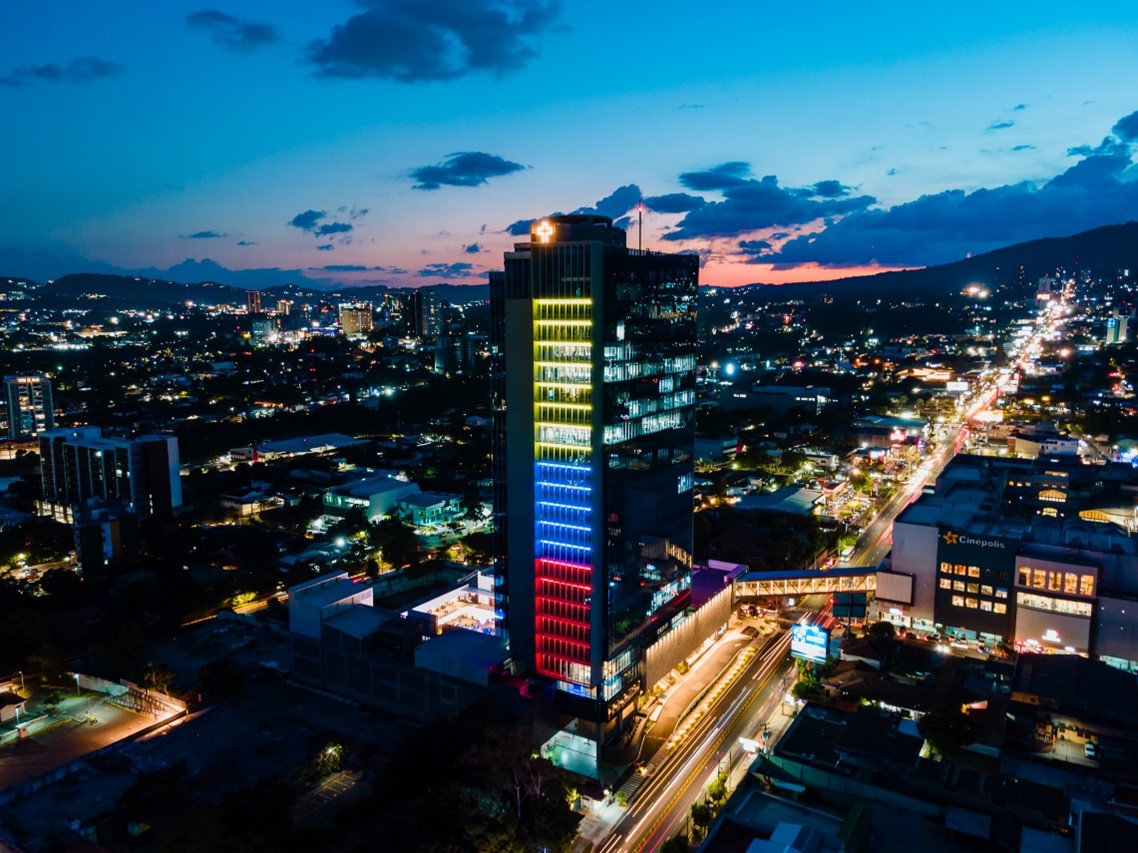 El Salvador día de Colombia