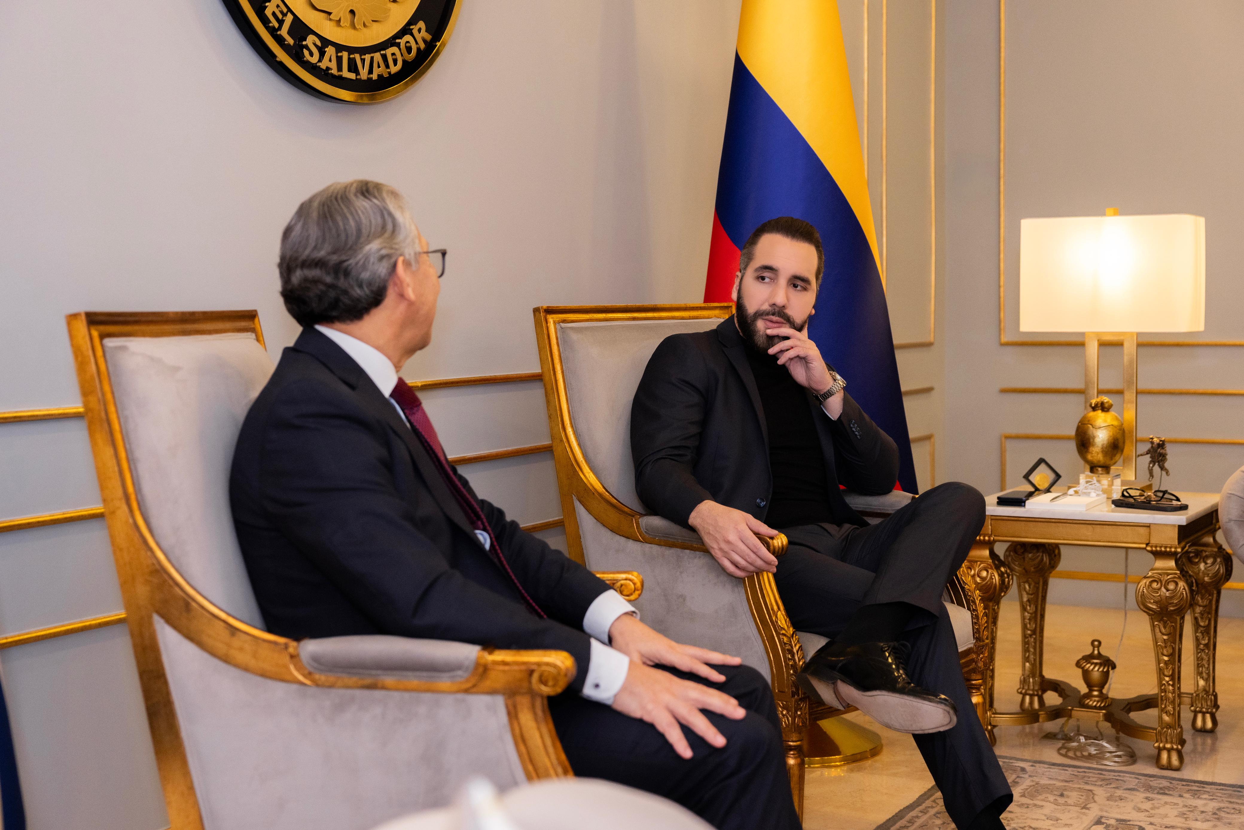 Embajador Carlos Rodríguez Bocanegra sostuvo reunión con el Presidente Nayib Bukele