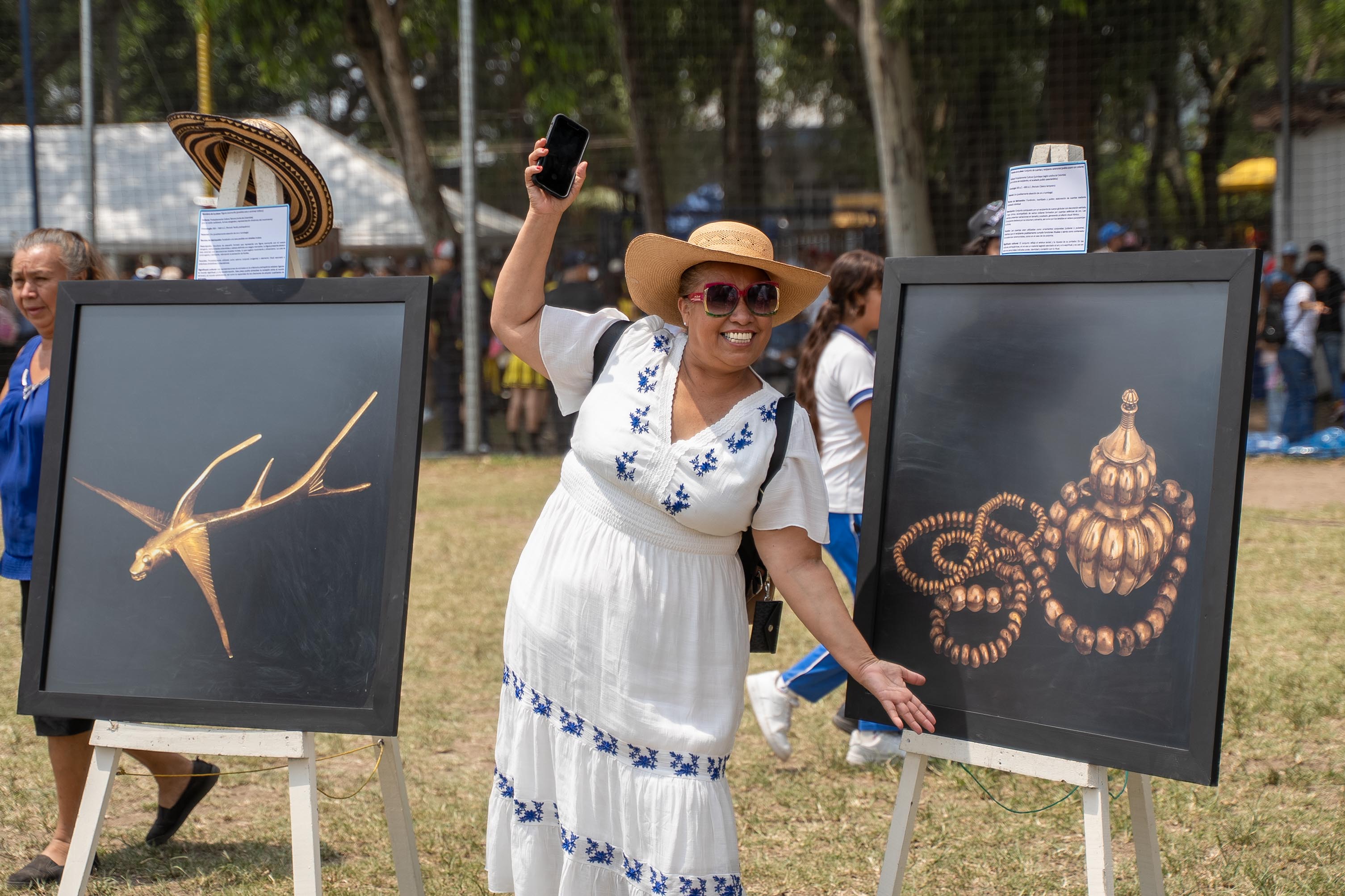 La Embajada de Colombia participó en el Festival Integrando Culturas para el Florecimiento Salvadoreño