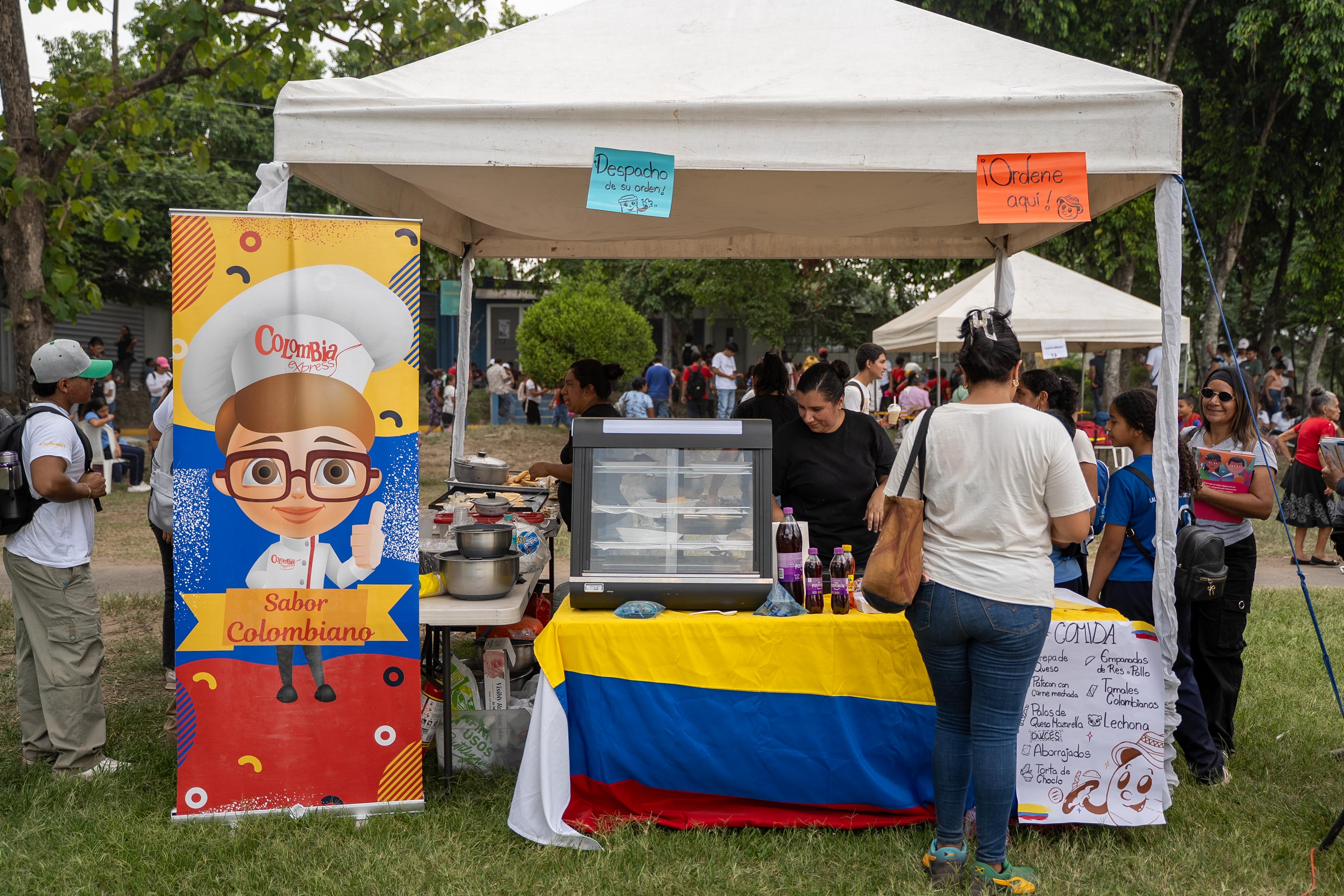 La Embajada de Colombia participó en el Festival Integrando Culturas para el Florecimiento Salvadoreño