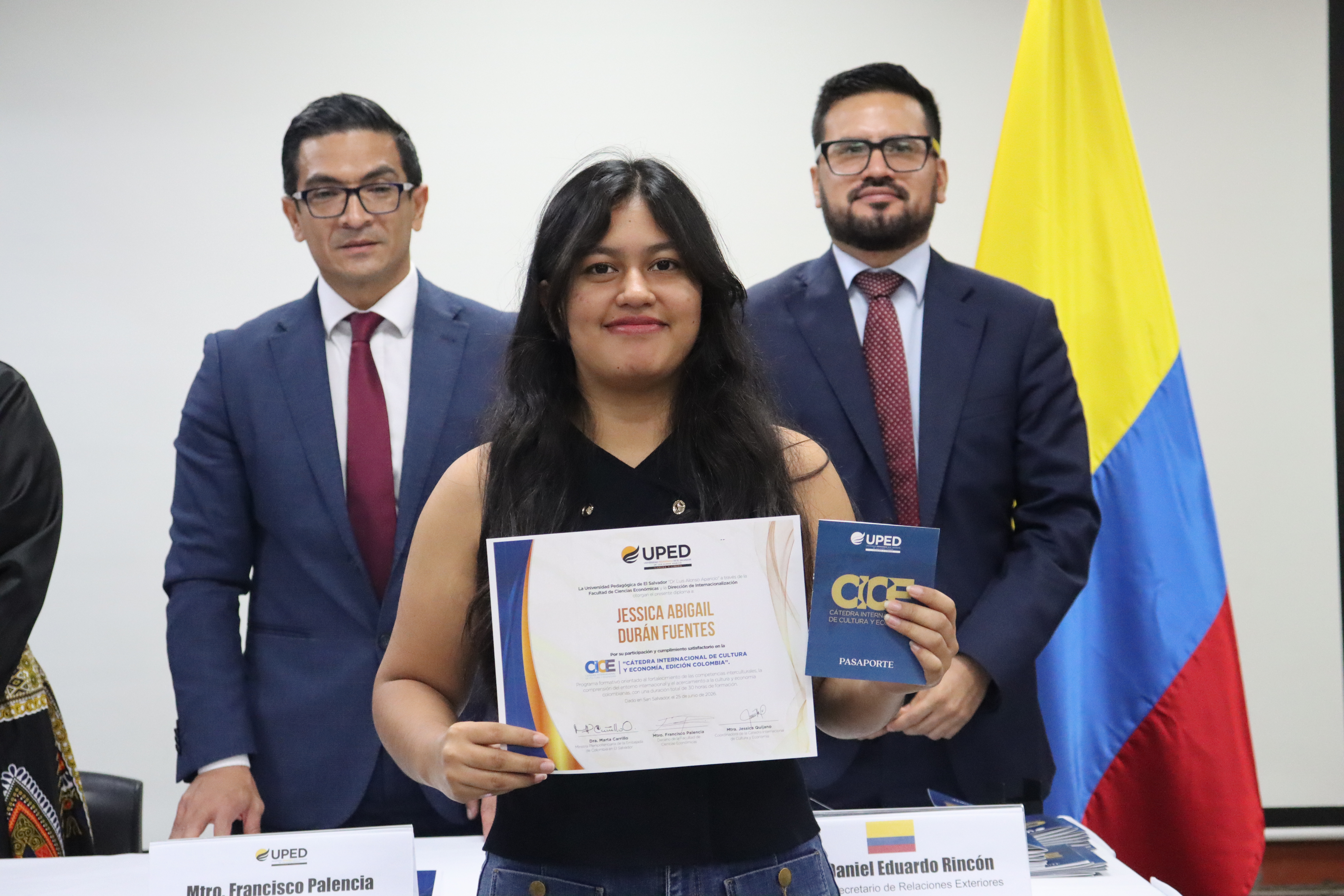 La Embajada de Colombia y la Universidad Pedagógica de El Salvador culminan con éxito la Cátedra Internacional de Cultura y Economía (CICE) – Edición Colombia