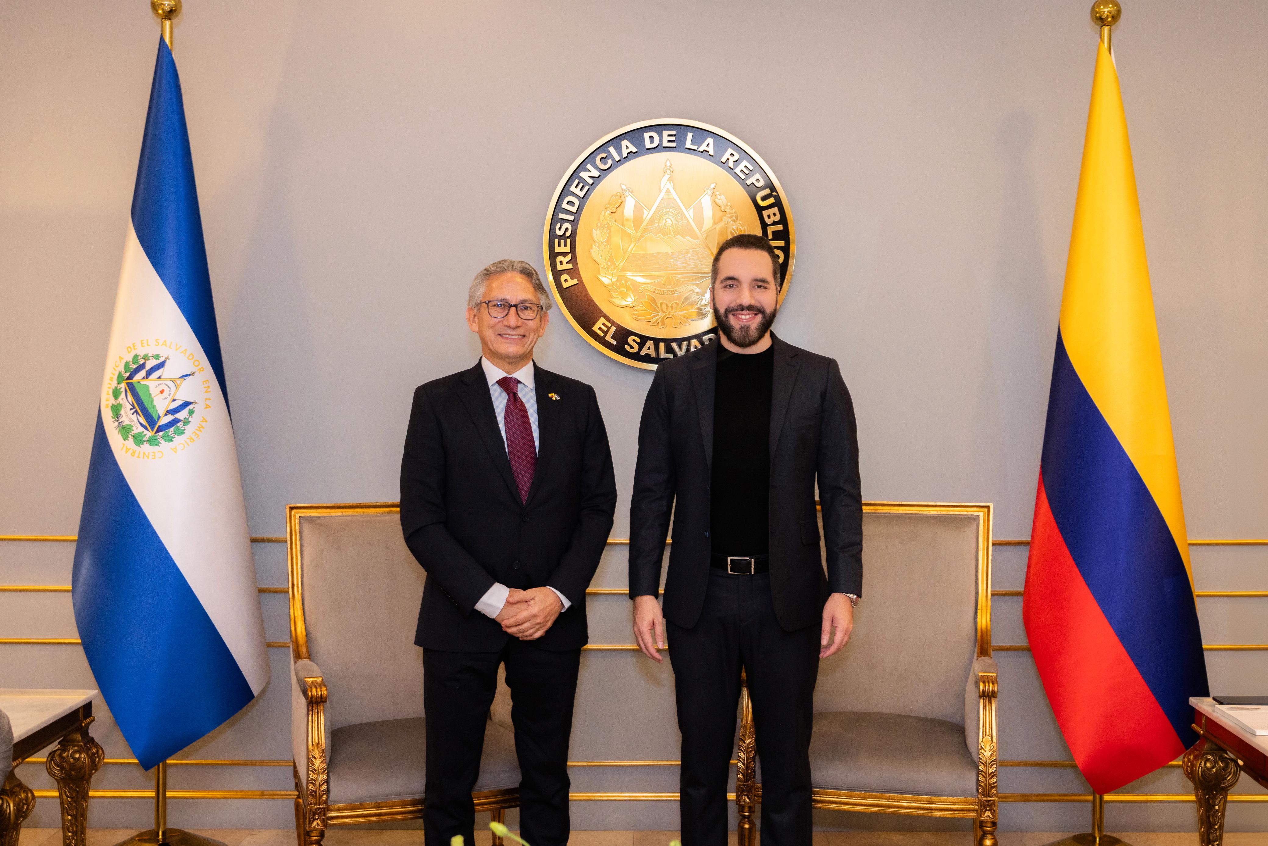 Embajador Carlos Rodríguez Bocanegra sostuvo reunión con el Presidente Nayib Bukele