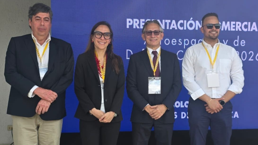 Colombia presenta en El Salvador su oferta en industrias aeroespacial, naval, defensa y seguridad