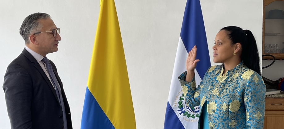 Posesión de Martha Patricia Carrillo Ospina como Ministra Consejera en la Embajada de Colombia en El Salvador