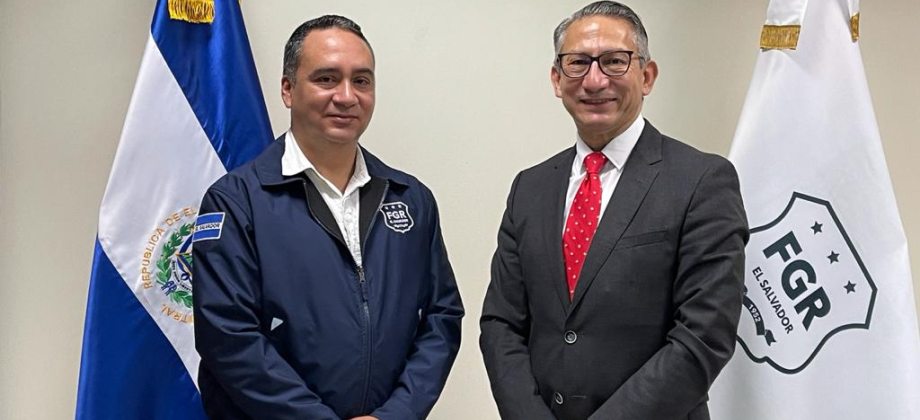 Reunión entre el Embajador de Colombia y el Fiscal General de El Salvador