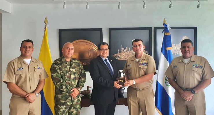 Embajador de Colombia en El Salvador se reunió con representantes de Cotecmar